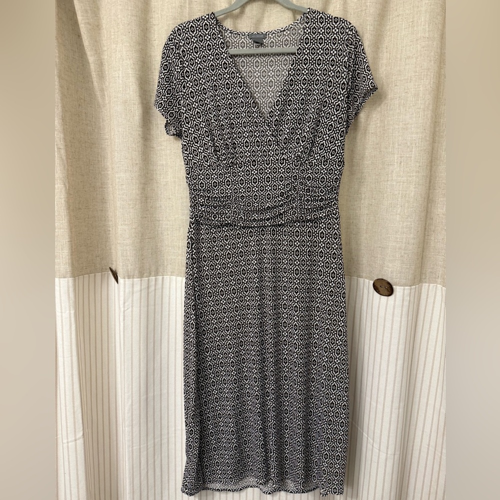 Ann Taylor Black and White Geometric Maxi Dress